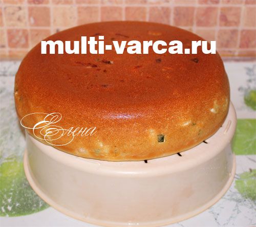 Цибулевий пиріг із яйцями та ковбасою в мультиварці. Крок десятий